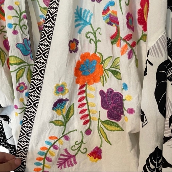 JOHN MARK Floral Embroidered Open Front 3/4 Dolman Sleeve Kimono small - Picture 9 of 14